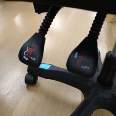 リユースのサカイ浦和店 【F202】ゲーミングチェア 水色の画像