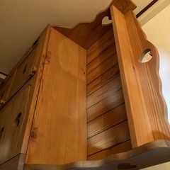 ハートくり抜きカントリー家具の画像