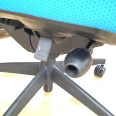 リユースのサカイ浦和店 【F204】オフィスチェア コクヨ ウィザード3 青の画像