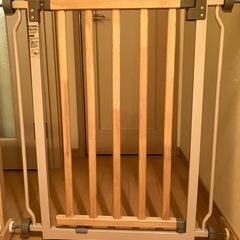 突っ張り式ベビーゲート　茶系（一部、木材）の画像