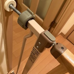 突っ張り式ベビーゲート　茶系（一部、木材）の画像