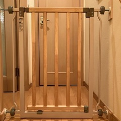 突っ張り式ベビーゲート　茶系（一部、木材）の画像