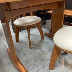 バタフライ式ダイニング4点セットの画像