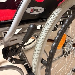 アルミ製折りたたみ車椅子の画像