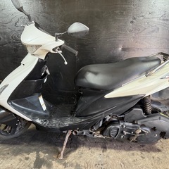 ★支払総額9.8万円★関東圏内即日配送可能！全車走行テスト済みです！スズキ アドレスV125S 白 CF4MA 外観良好！ 社外マフラー！ タンデムバー！ フェンダーレス！ 社外ミラー！の画像