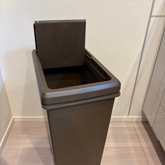 【無料】ダストボックス　ゴミ箱の画像