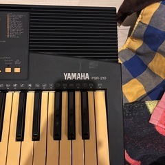 YAMAHA PSR-210キーボードの画像