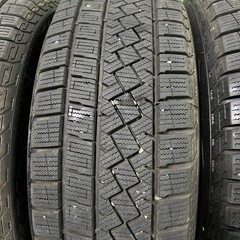 極上品 195/65R15 2022年製造 9分山 ピレリ  ICE ZERO 4本の画像