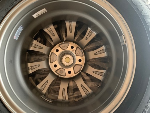 スタッドレスタイヤ　215/60r16