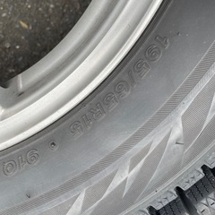 R32風スタッドレスタイヤ VRX2 ホイール付きの画像