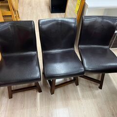 ジモティー割引🏷️【ジャングルジャングル 岸和田和泉インター店】 木製三角ダイニングテーブルセット ブラウン 和泉市 堺市 岸和田市 泉大津市 高石市 泉北郡熊取町の画像