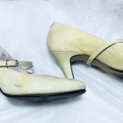 銀座かねまつ ミススレンダー パンプス 23cm 白 パーティー用の画像