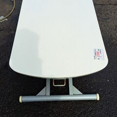 【リサイクルショップどりーむ天保山店】No.4759　テーブル　上げ下げ可能　写真参照🎵　おすすめ商品です(≧▽≦)の画像