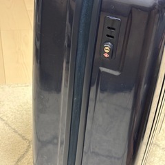 キャリーケース青の画像