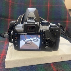 オリンパス　デジタル一眼レフカメラ　OLYMPUS E-520  デジタルカメラ　充電器付き　レンズ付きの画像
