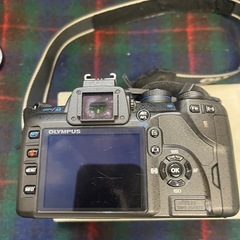 オリンパス　デジタル一眼レフカメラ　OLYMPUS E-520  デジタルカメラ　充電器付き　レンズ付きの画像