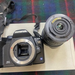 オリンパス　デジタル一眼レフカメラ　OLYMPUS E-520  デジタルカメラ　充電器付き　レンズ付きの画像