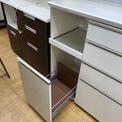 1101-029 ★リユースのサカイ幸手店★　パモウナ 食器棚¥66,000(税込)【備考】W/60×D51×H215の画像