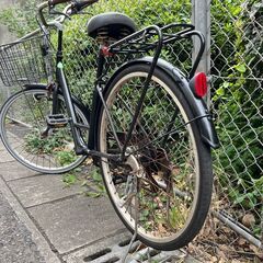 リサイクルショップどりーむ鹿大前店　No523自転車　黒　カゴ付き　LEDライト　鍵なし　ギアの切り替え可能の画像