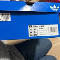 アディダス　スニーカーの画像