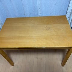 レトロな机（差しあげます）
の画像
