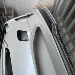 50プリウス用フロントバンパーとモデリスタすぽいらースポイラーの画像