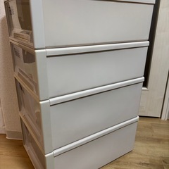 プラスチックケース大　4個の画像