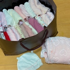 まとめ売り24着！新生児、女の子ロンパース50~60の画像