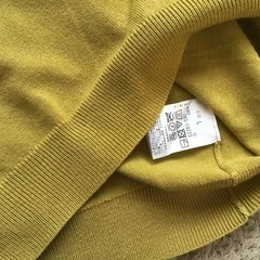 辛子色セーターLの画像