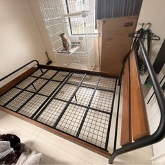 ベッドフレームの画像