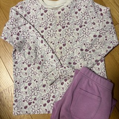 女の子用 130cm パジャマ4セット＋スカートの画像