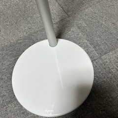 ダイソンSv18充電スタンドの画像