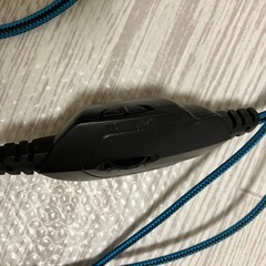 ヘッドフォン　有線の画像