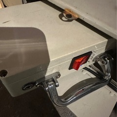 店舗看板（中の光る線が断線してます。バッテリーはいけます）直せる方はお使いくださいの画像