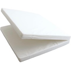 【新品未開封】ベビーマットレス 2つ折 無地 ホワイト  の画像