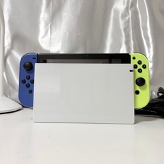 Nintendo Switch本体＋SD
カードの画像
