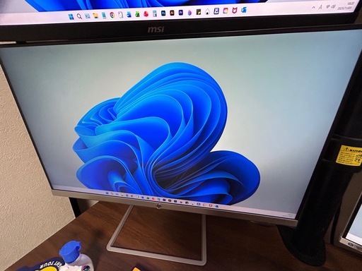 ディスプレイ　hp 27fw with audio