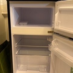 アイリスプラザお洒落レトロ冷蔵庫ブラックPRR-082D-B 1人暮らしミニ81Lの画像