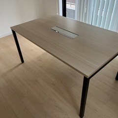 デスク　机　最大6名の画像