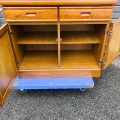 無料　食器棚　本棚の画像