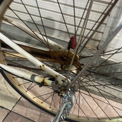 訳あり★シティサイクル　　カゴ付き自転車　白　26インチ　荷台付きの画像