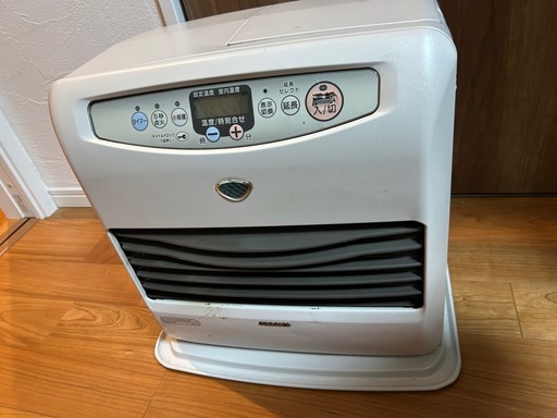 ガスストーブ　灯油ストーブ　コロナストーブ