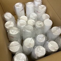 【売ります】客室用カップ計92個（メラミン・陶器混同）の画像