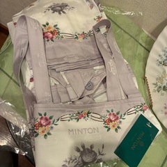 🌹MINTON お皿とエプロンセット⭐️新品タグ付きエプロン　ミントン直径27㎝スプリングバレープレート🌹　の画像