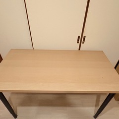 IKEAデスクの画像