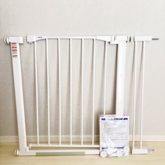 美品　カトージ　ベビーゲートプレミアムインテリアゲート【71cm〜90cm 追加フレーム1個付】安全グッズ 　の画像