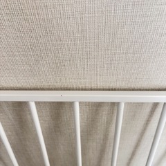 美品　カトージ　ベビーゲートプレミアムインテリアゲート【71cm〜90cm 追加フレーム1個付】安全グッズ 　の画像