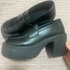 【新品未使用】厚底ローファーの画像