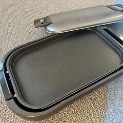 800円　大型ホットプレート　ワイド！　お好み焼きが2枚焼けるくらいには大きい　山善の画像