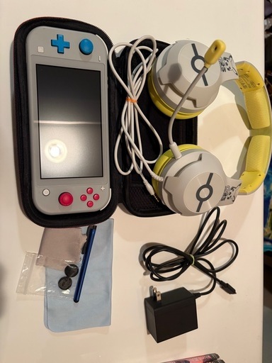 switch ライト 限定ザシアン・ザマゼンタモデル＆ピカチュウヘッドホン